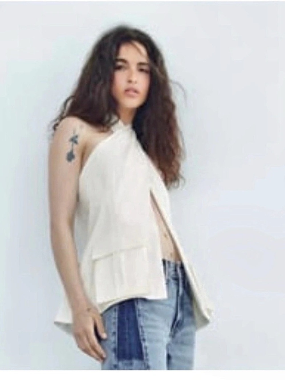 Zara Sleeveless Halter Top in White Size L NWOT